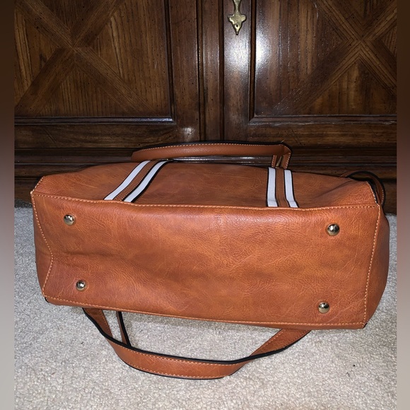 Tan Purse - Picture 5 of 6